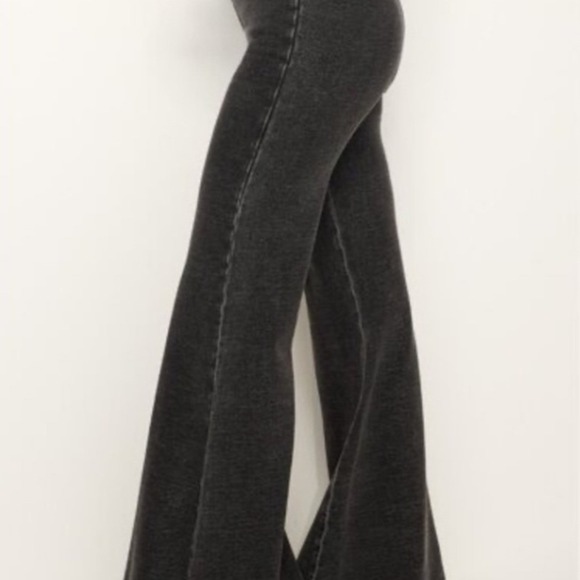 Good American Denim - Good American Jeanius Pull-On Flare Pants Black Stretchy Plus‎ Size 4XL GS0524B